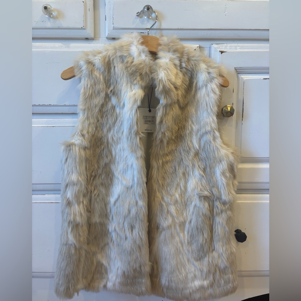 Jack by BB Dakota Beige Faux Fur Vest